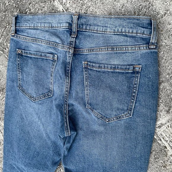 Old Navy Women Jeans Ripped Boyfriend Straight Denim Cotton Jean Size 6 Reg - Picture 7 of 9